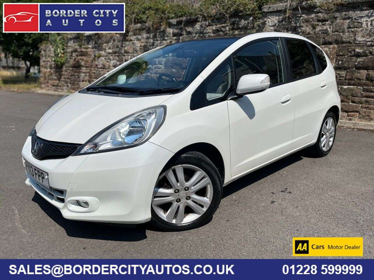 A 2013 HONDA JAZZ 1.4 i-VTEC EX Hatchback 5dr Petrol CVT Euro 5 (99 ps) A 2013 HONDA JAZZ 1.4 i-VTEC EX Hatchback 5dr Petrol CVT Euro 5 (99 ps)