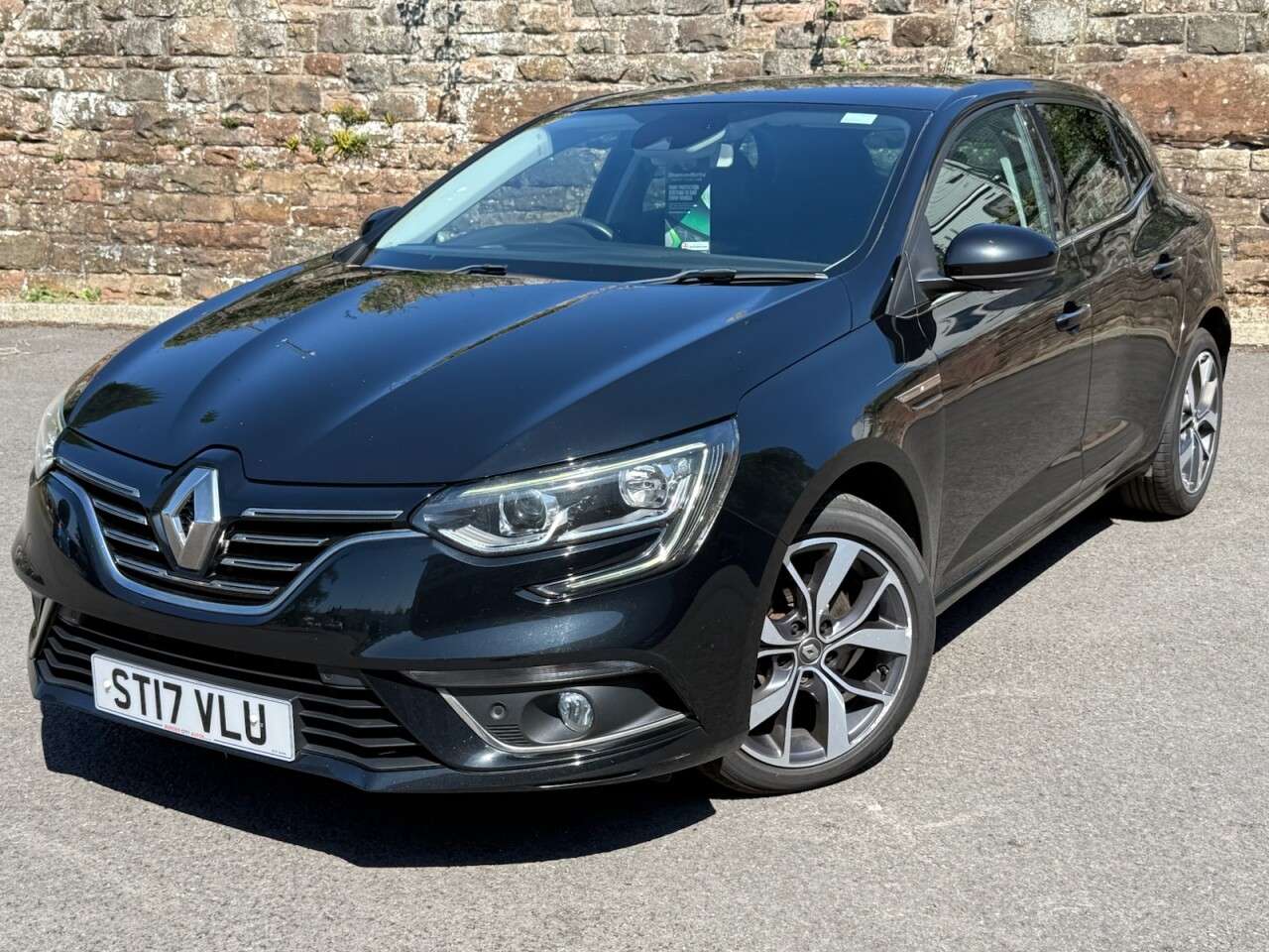 A 2017 RENAULT MEGANE 1.6 dCi Dynamique S Nav Hatchback 5dr Diesel Manual Euro 6 (s/s) (130 ps) A 2017 RENAULT MEGANE 1.6 dCi Dynamique S Nav Hatchback 5dr Diesel Manual Euro 6 (s/s) (130 ps)