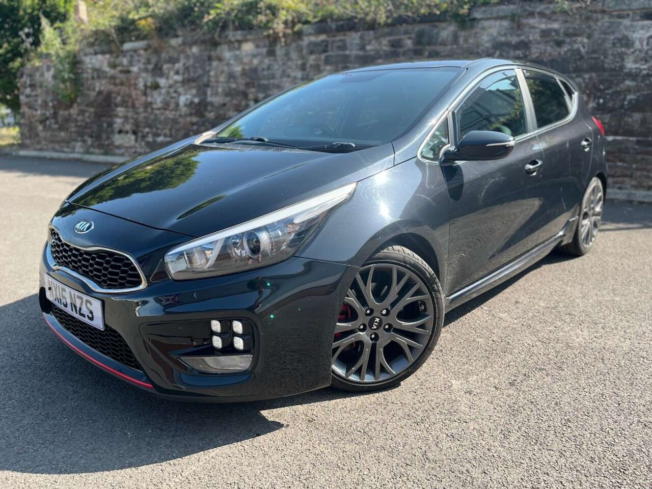 A 2015 KIA CEED 1.6 T-GDi GT Hatchback 5dr Petrol Manual Euro 5 (201 bhp) A 2015 KIA CEED 1.6 T-GDi GT Hatchback 5dr Petrol Manual Euro 5 (201 bhp)