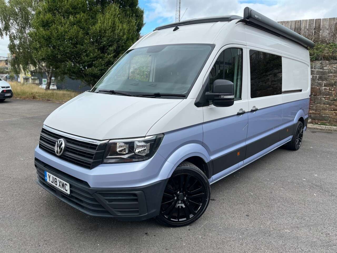 A 2018 VOLKSWAGEN CRAFTER 2.0 TDI CR35 BlueMotion Tech Startline camper Van 5dr Diesel Manual FWD LWB A 2018 VOLKSWAGEN CRAFTER 2.0 TDI CR35 BlueMotion Tech Startline camper Van 5dr Diesel Manual FWD LWB