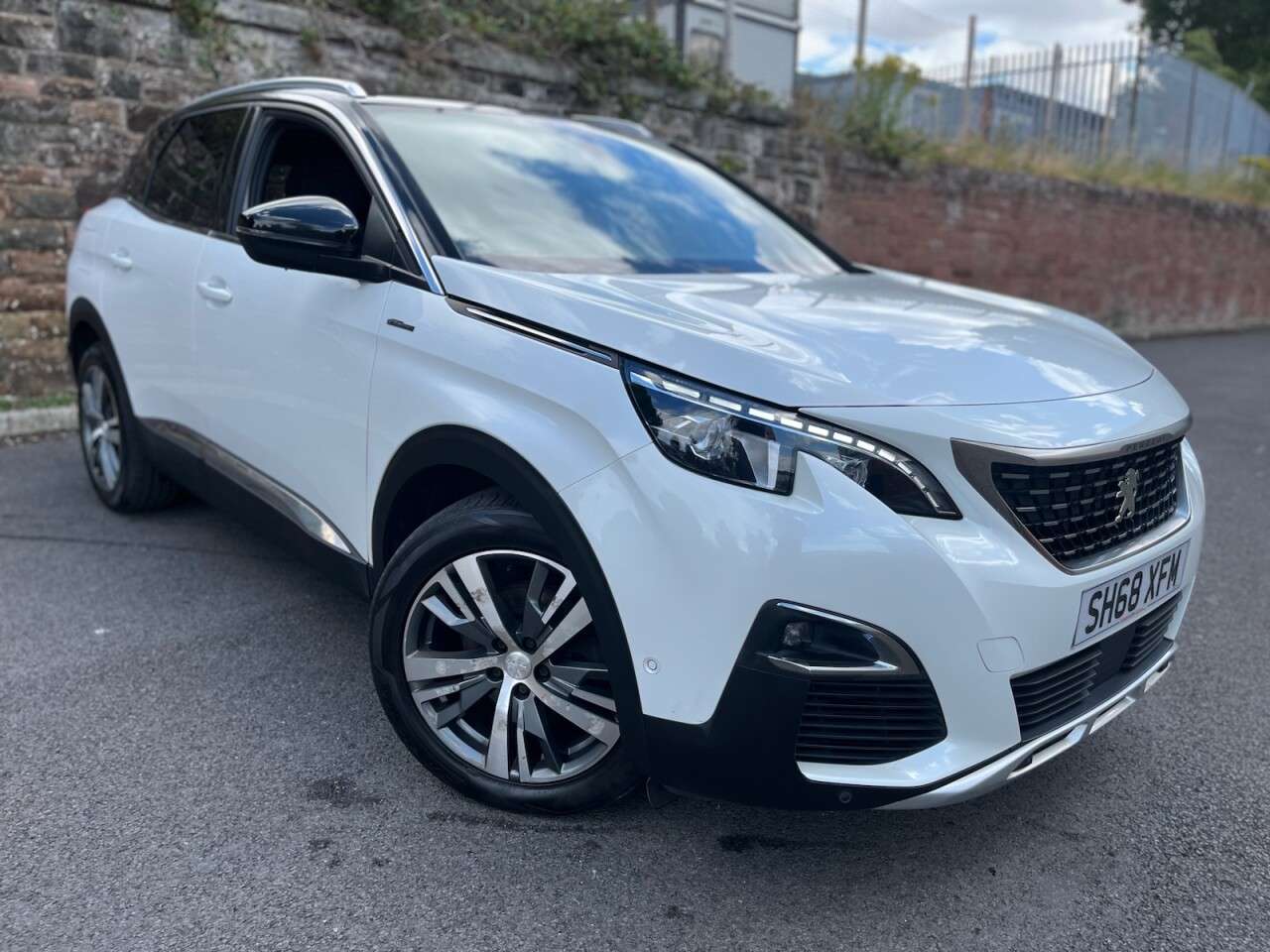 A 2019 PEUGEOT 3008 1.5 BlueHDi GT Line SUV 5dr Diesel Manual Euro 6 (s/s) (130 ps) A 2019 PEUGEOT 3008 1.5 BlueHDi GT Line SUV 5dr Diesel Manual Euro 6 (s/s) (130 ps)