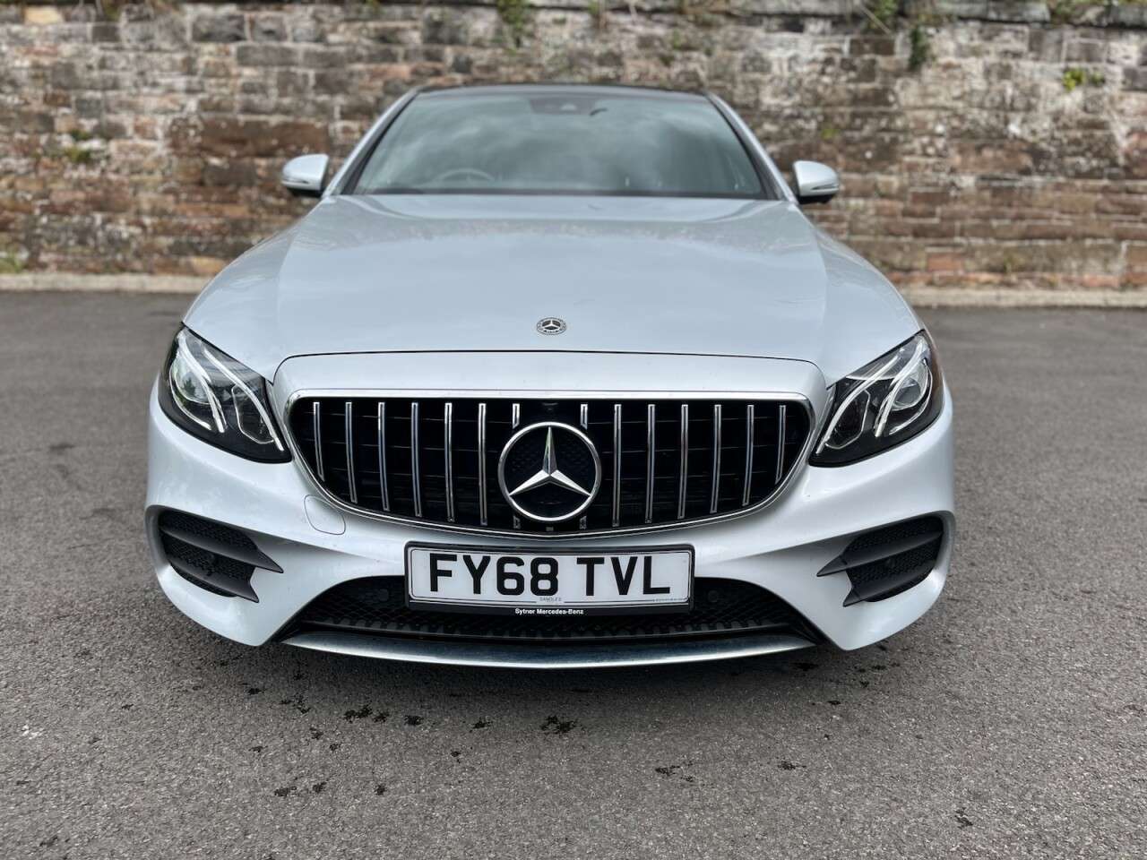 A 2018 MERCEDES-BENZ E CLASS 2.0 E220d AMG Line (Premium) Saloon 4dr Diesel G-Tronic+ Euro 6 (s/s) (194 A 2018 MERCEDES-BENZ E CLASS 2.0 E220d AMG Line (Premium) Saloon 4dr Diesel G-Tronic+ Euro 6 (s/s) (194