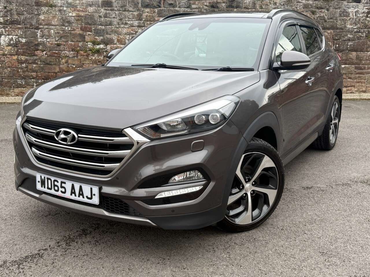 A 2015 HYUNDAI TUCSON 2.0 CRDi Premium SE SUV 5dr Diesel Manual 4WD Euro 6 (185 ps) A 2015 HYUNDAI TUCSON 2.0 CRDi Premium SE SUV 5dr Diesel Manual 4WD Euro 6 (185 ps)