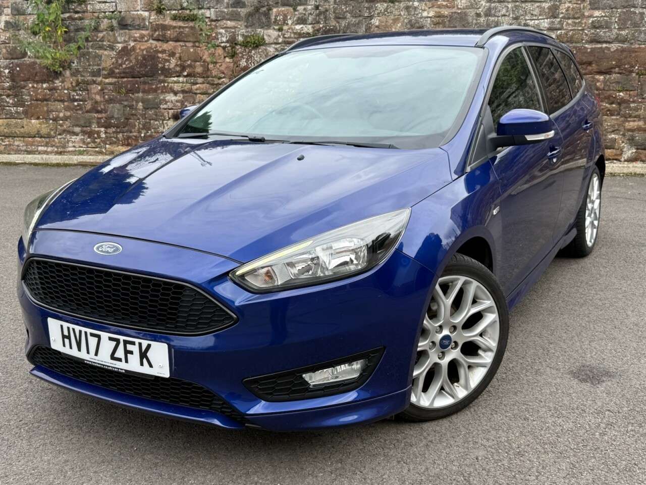 A 2017 FORD FOCUS 1.5 TDCi EcoBoost ST-Line Estate 5dr Diesel Manual Euro 6 (s/s) (120 ps) A 2017 FORD FOCUS 1.5 TDCi EcoBoost ST-Line Estate 5dr Diesel Manual Euro 6 (s/s) (120 ps)