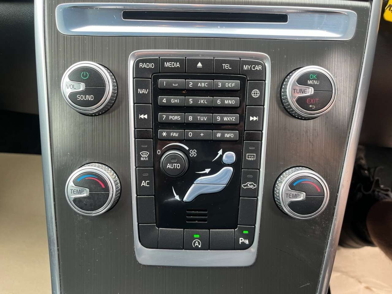 2015 VOLVO XC60 2015 VOLVO XC60