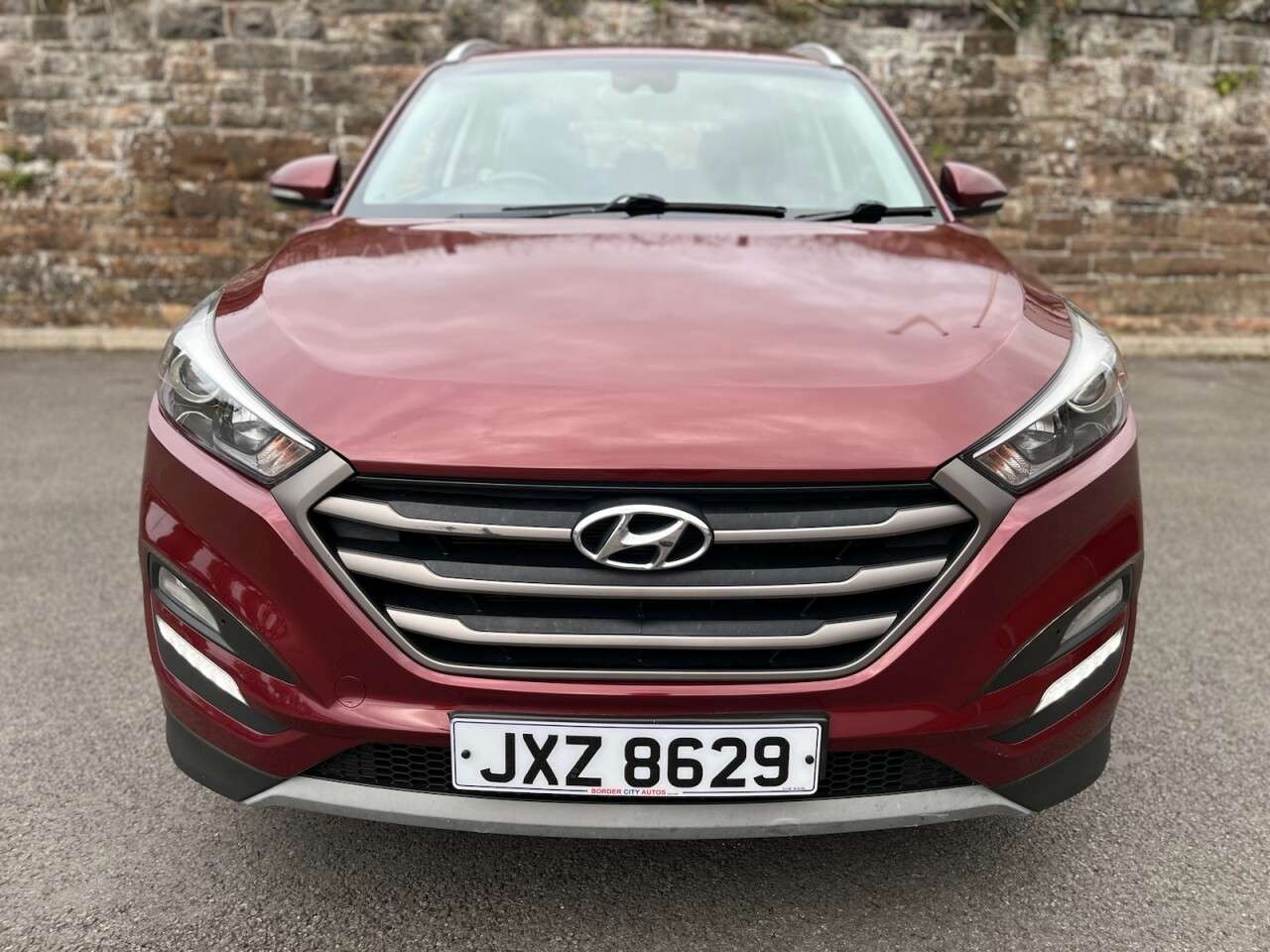 A 2016 HYUNDAI TUCSON 1.7 CRDi Blue Drive SE Nav SUV 5dr Diesel DCT Euro 6 (s/s) (141 ps) A 2016 HYUNDAI TUCSON 1.7 CRDi Blue Drive SE Nav SUV 5dr Diesel DCT Euro 6 (s/s) (141 ps)