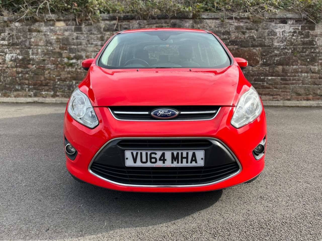 A 2014 FORD GRAND C-MAX 1.6 TDCi Zetec MPV 5dr Diesel Manual Euro 5 (115 ps) A 2014 FORD GRAND C-MAX 1.6 TDCi Zetec MPV 5dr Diesel Manual Euro 5 (115 ps)