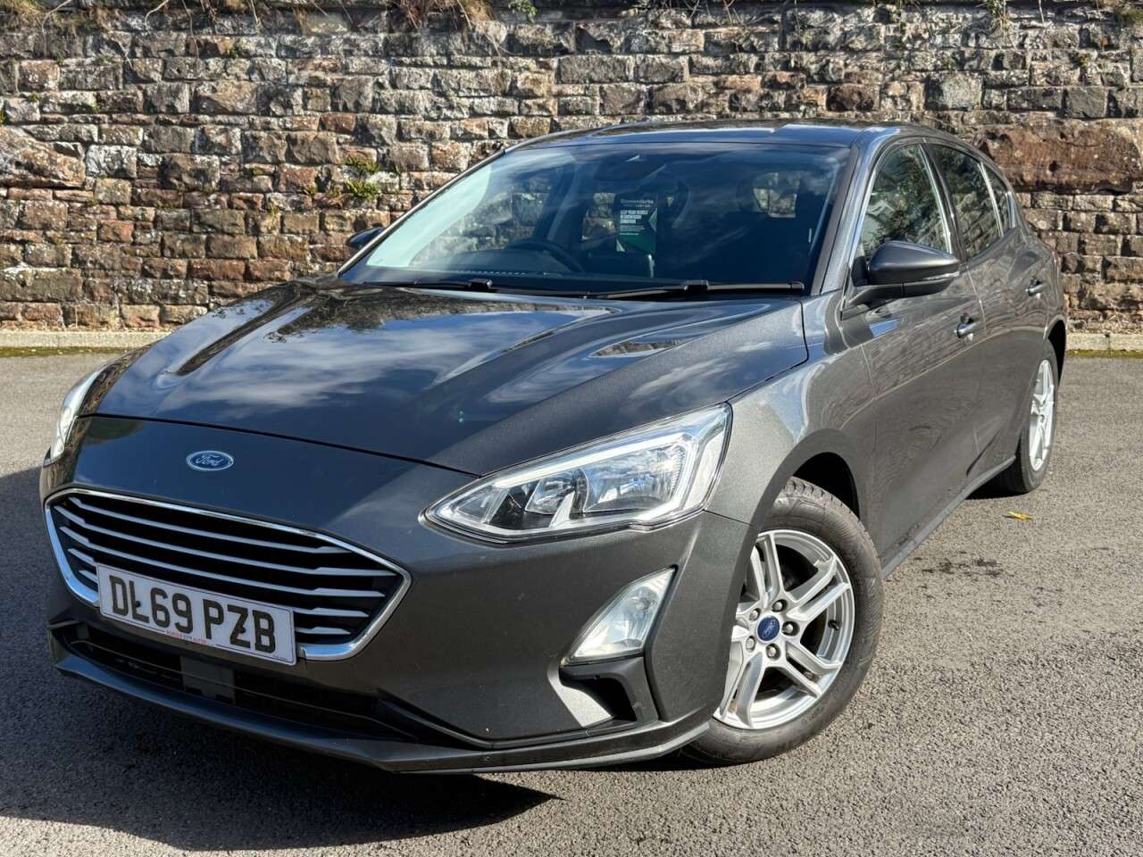 A 2019 FORD FOCUS 1.0T EcoBoost Zetec Hatchback 5dr Petrol Manual Euro 6 (s/s) (125 ps) A 2019 FORD FOCUS 1.0T EcoBoost Zetec Hatchback 5dr Petrol Manual Euro 6 (s/s) (125 ps)