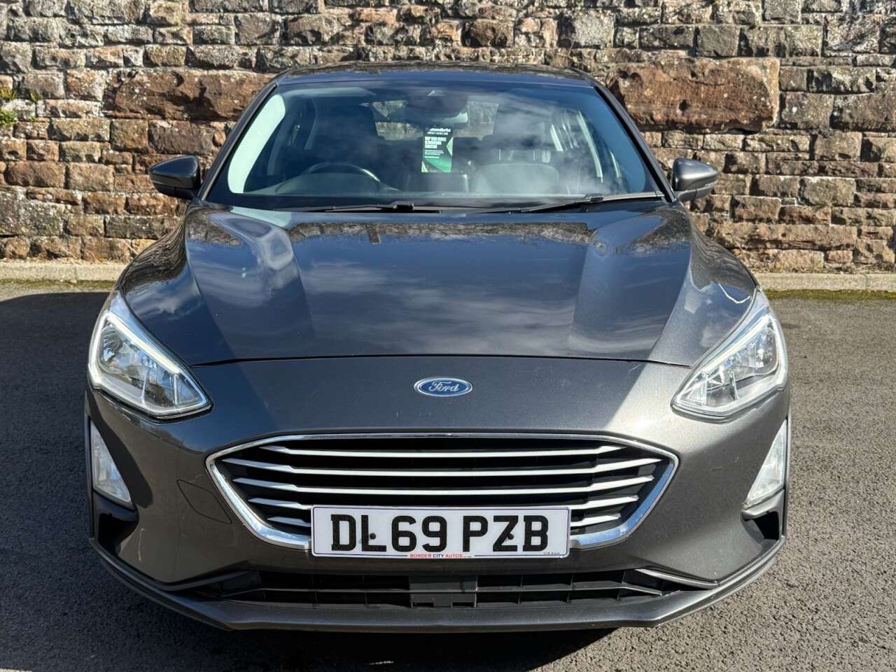 A 2019 FORD FOCUS 1.0T EcoBoost Zetec Hatchback 5dr Petrol Manual Euro 6 (s/s) (125 ps) A 2019 FORD FOCUS 1.0T EcoBoost Zetec Hatchback 5dr Petrol Manual Euro 6 (s/s) (125 ps)