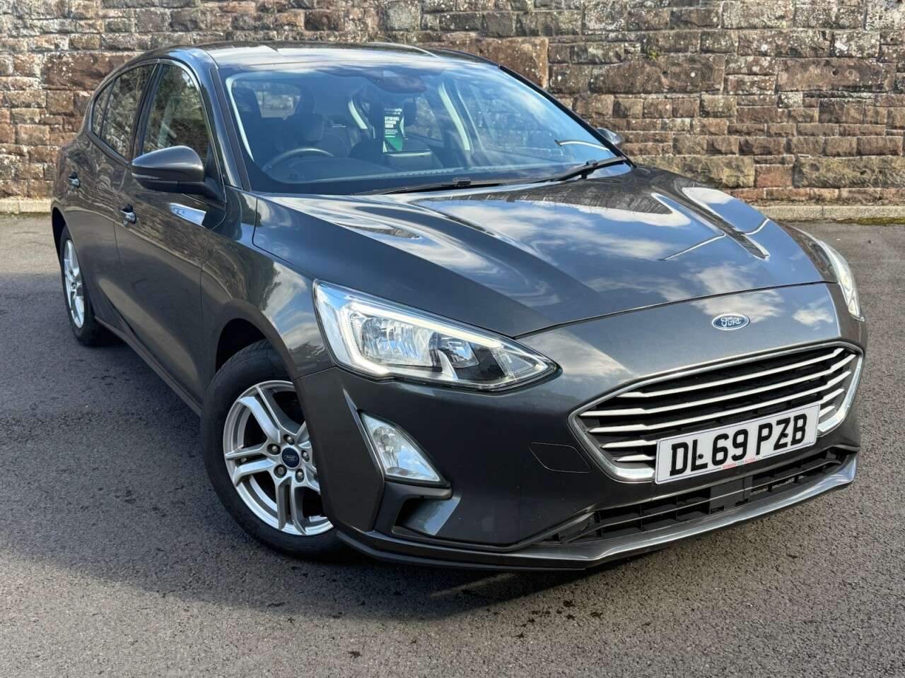 A 2019 FORD FOCUS 1.0T EcoBoost Zetec Hatchback 5dr Petrol Manual Euro 6 (s/s) (125 ps) A 2019 FORD FOCUS 1.0T EcoBoost Zetec Hatchback 5dr Petrol Manual Euro 6 (s/s) (125 ps)