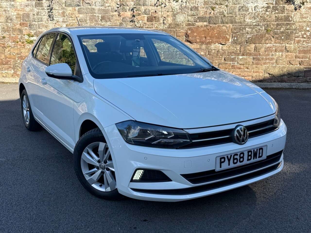 A 2019 VOLKSWAGEN POLO 1.0 TSI GPF SE Hatchback 5dr Petrol Manual Euro 6 (s/s) (95 ps) A 2019 VOLKSWAGEN POLO 1.0 TSI GPF SE Hatchback 5dr Petrol Manual Euro 6 (s/s) (95 ps)