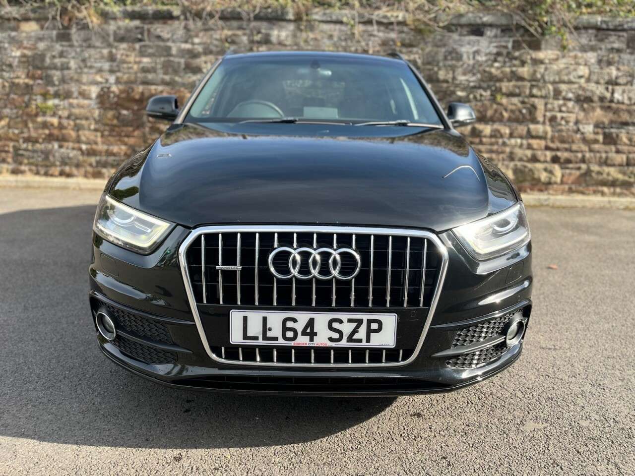 A 2014 AUDI Q3 2.0 TDI S line Plus SUV 5dr Diesel Manual quattro Euro 5 (s/s) (177 ps) A 2014 AUDI Q3 2.0 TDI S line Plus SUV 5dr Diesel Manual quattro Euro 5 (s/s) (177 ps)
