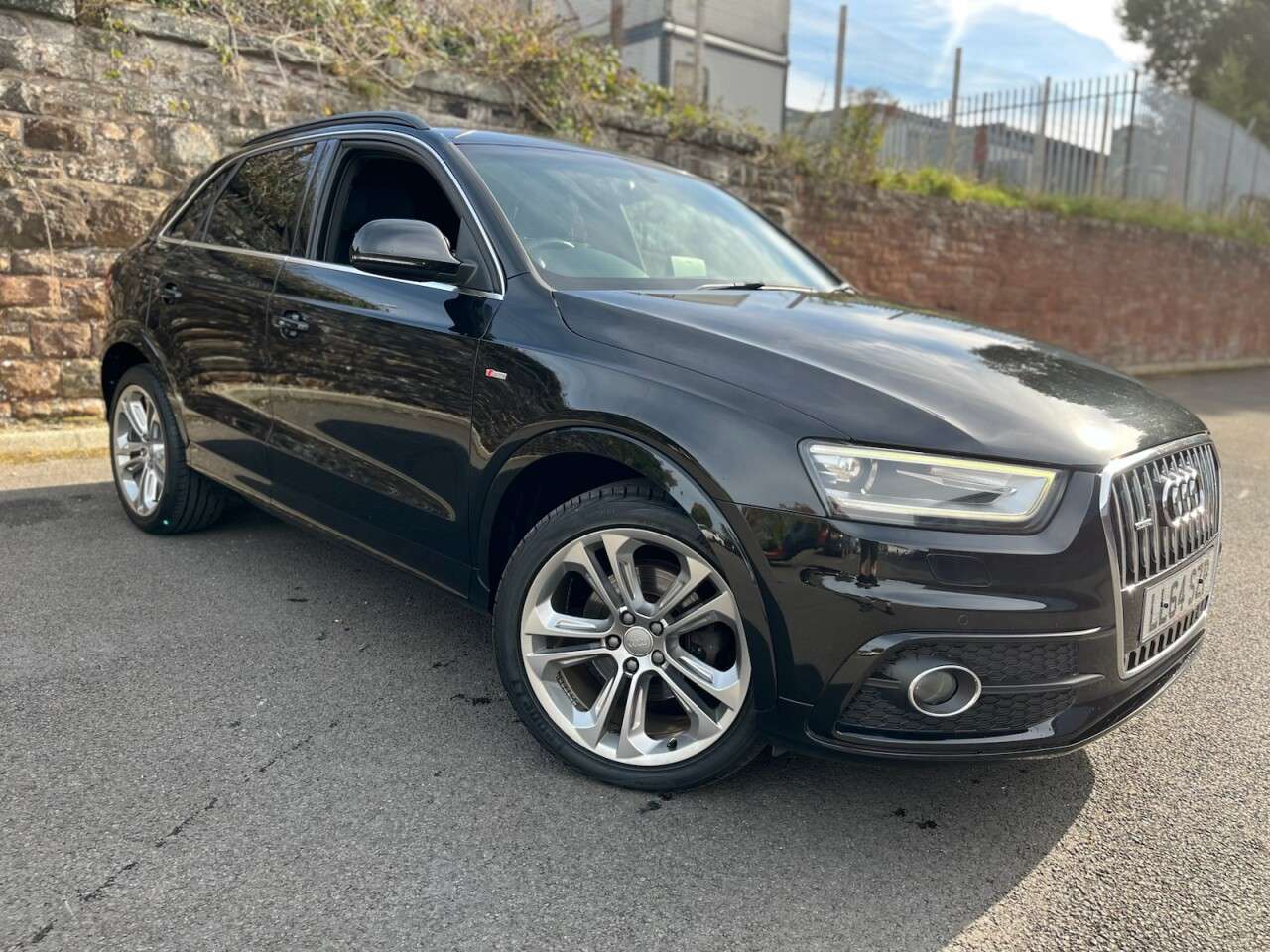 A 2014 AUDI Q3 2.0 TDI S line Plus SUV 5dr Diesel Manual quattro Euro 5 (s/s) (177 ps) A 2014 AUDI Q3 2.0 TDI S line Plus SUV 5dr Diesel Manual quattro Euro 5 (s/s) (177 ps)