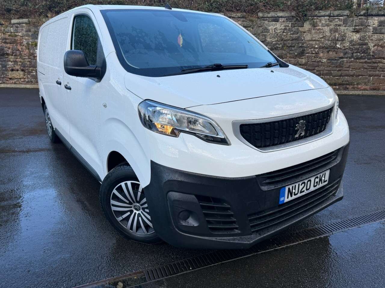 A 2020 PEUGEOT EXPERT 1.5 BlueHDi 1000 Professional Standard Panel Van 6dr Diesel Manual MWB Euro A 2020 PEUGEOT EXPERT 1.5 BlueHDi 1000 Professional Standard Panel Van 6dr Diesel Manual MWB Euro