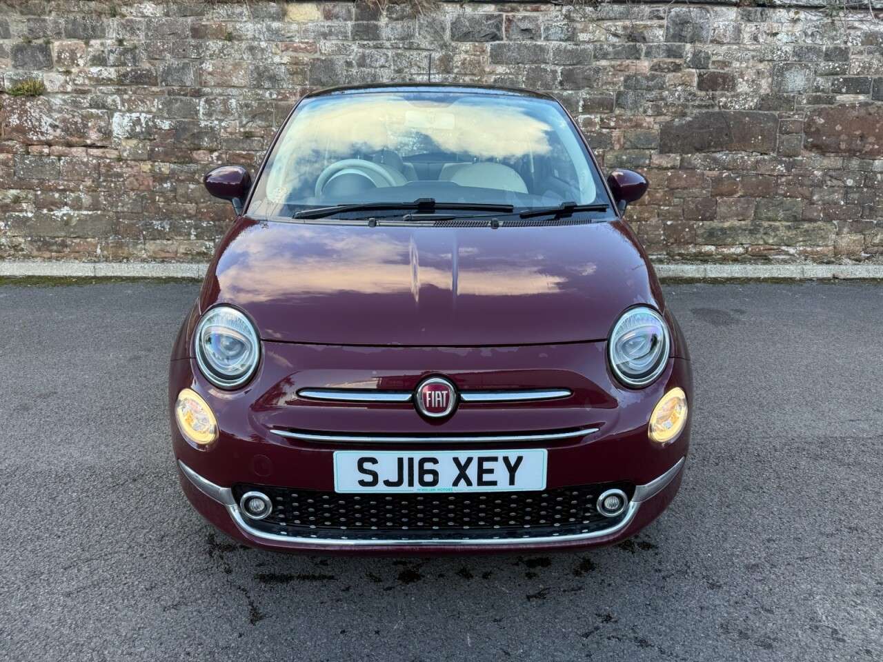 A 2016 FIAT 500 1.2 Lounge Hatchback 3dr Petrol Manual Euro 6 (s/s) (69 bhp) A 2016 FIAT 500 1.2 Lounge Hatchback 3dr Petrol Manual Euro 6 (s/s) (69 bhp)