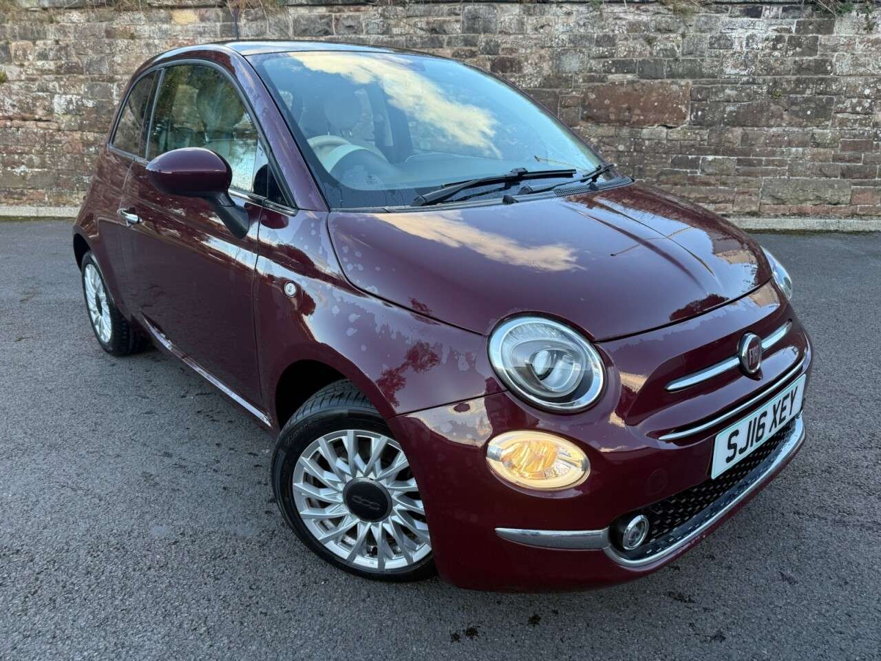 A 2016 FIAT 500 1.2 Lounge Hatchback 3dr Petrol Manual Euro 6 (s/s) (69 bhp) A 2016 FIAT 500 1.2 Lounge Hatchback 3dr Petrol Manual Euro 6 (s/s) (69 bhp)