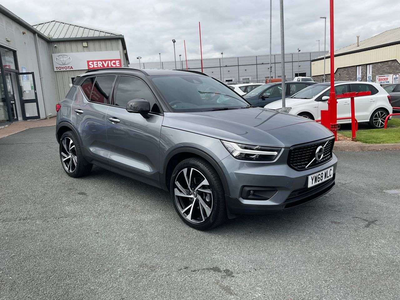 2019 VOLVO XC40 2019 VOLVO XC40