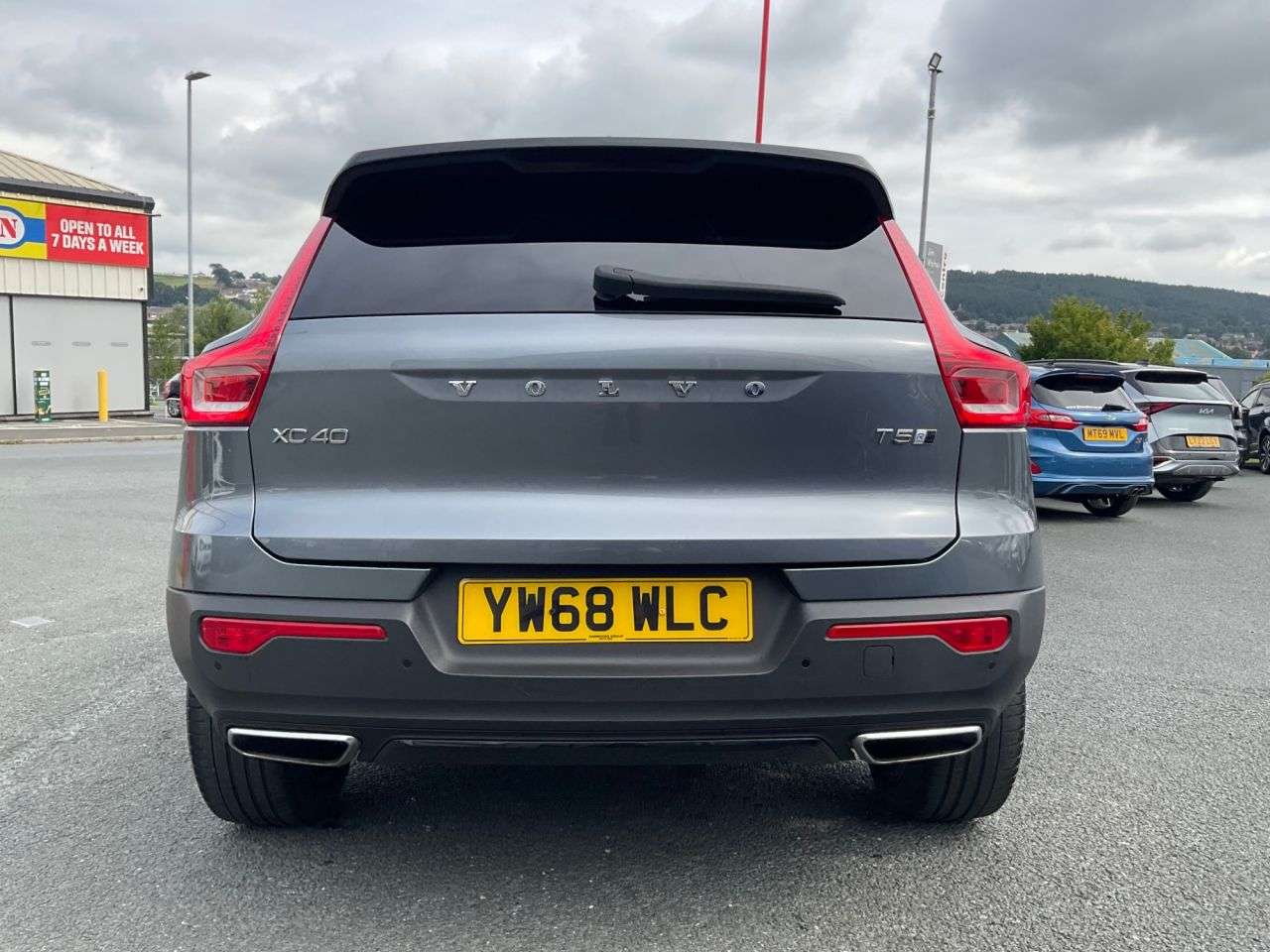 2019 VOLVO XC40 2019 VOLVO XC40