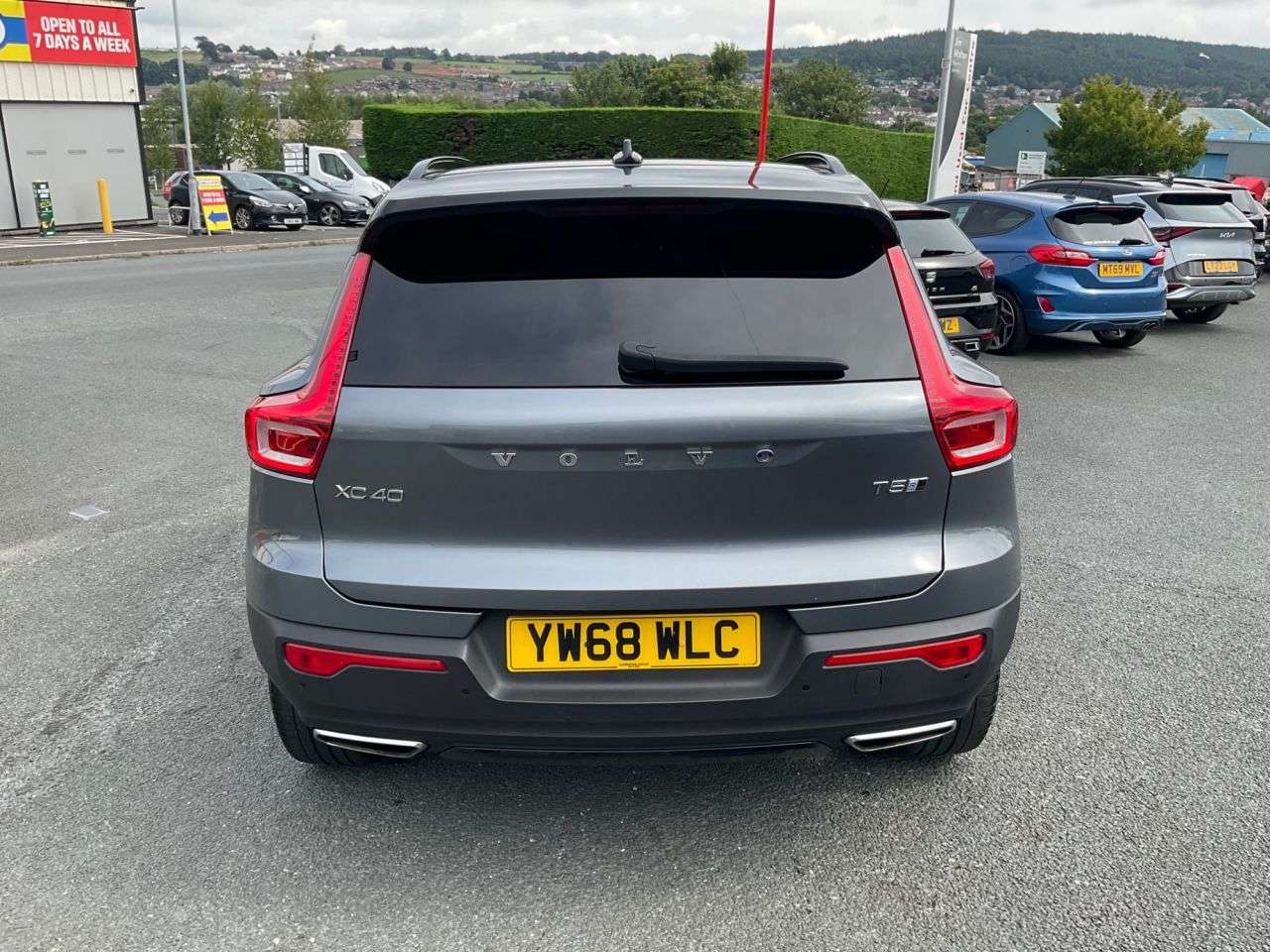 2019 VOLVO XC40 2019 VOLVO XC40