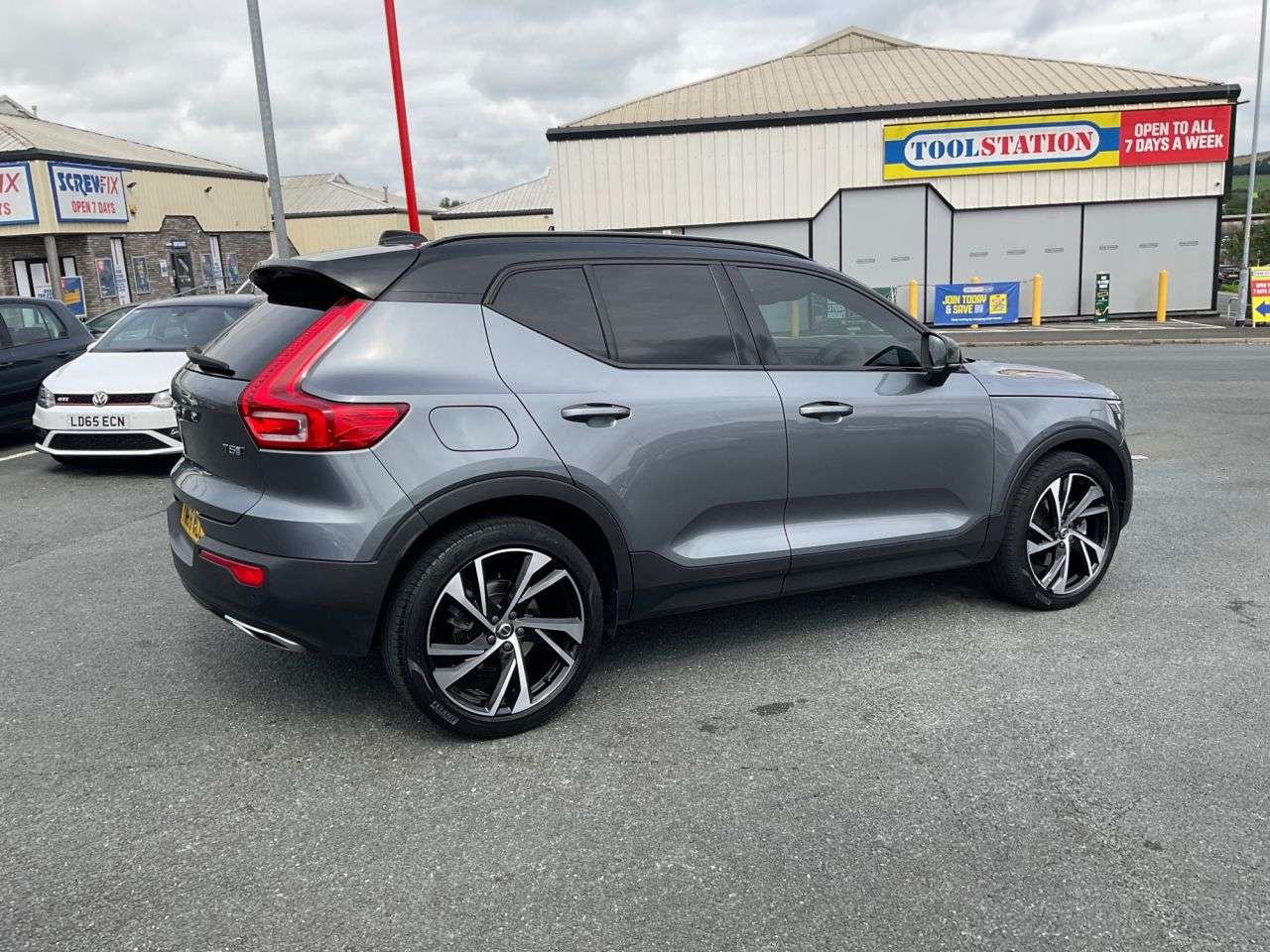 2019 VOLVO XC40 2019 VOLVO XC40
