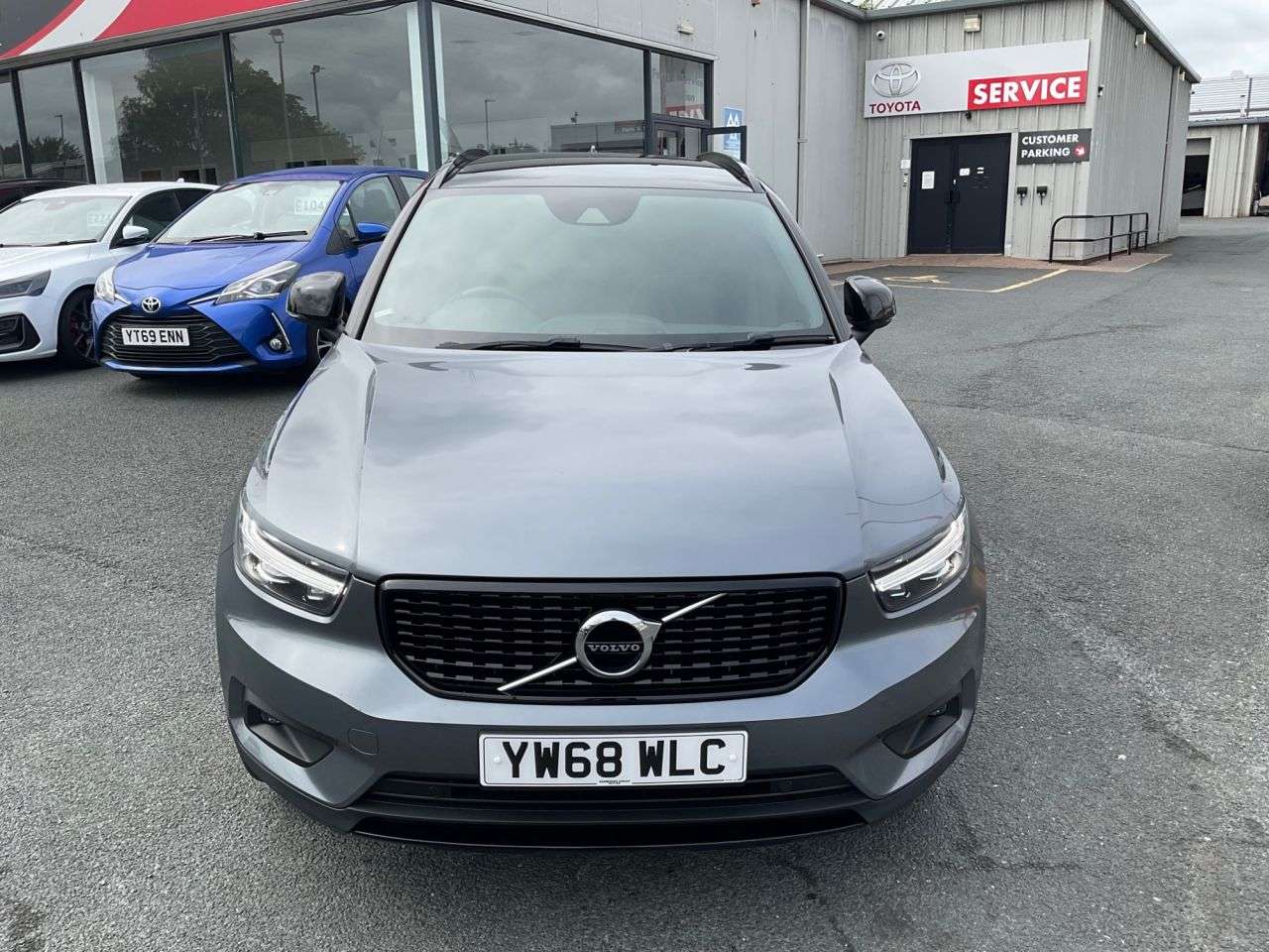 2019 VOLVO XC40 2019 VOLVO XC40
