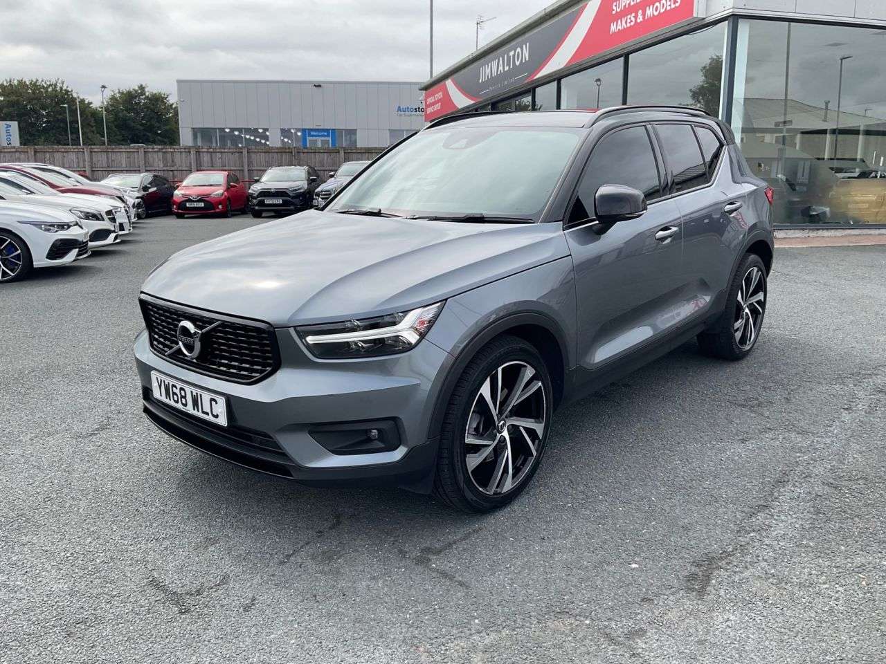 2019 VOLVO XC40 2019 VOLVO XC40
