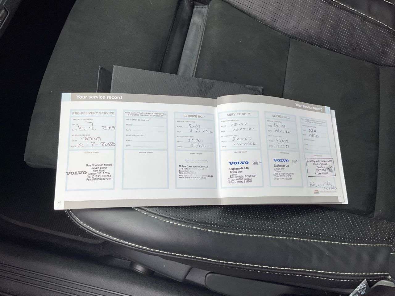 2019 VOLVO XC40 2019 VOLVO XC40