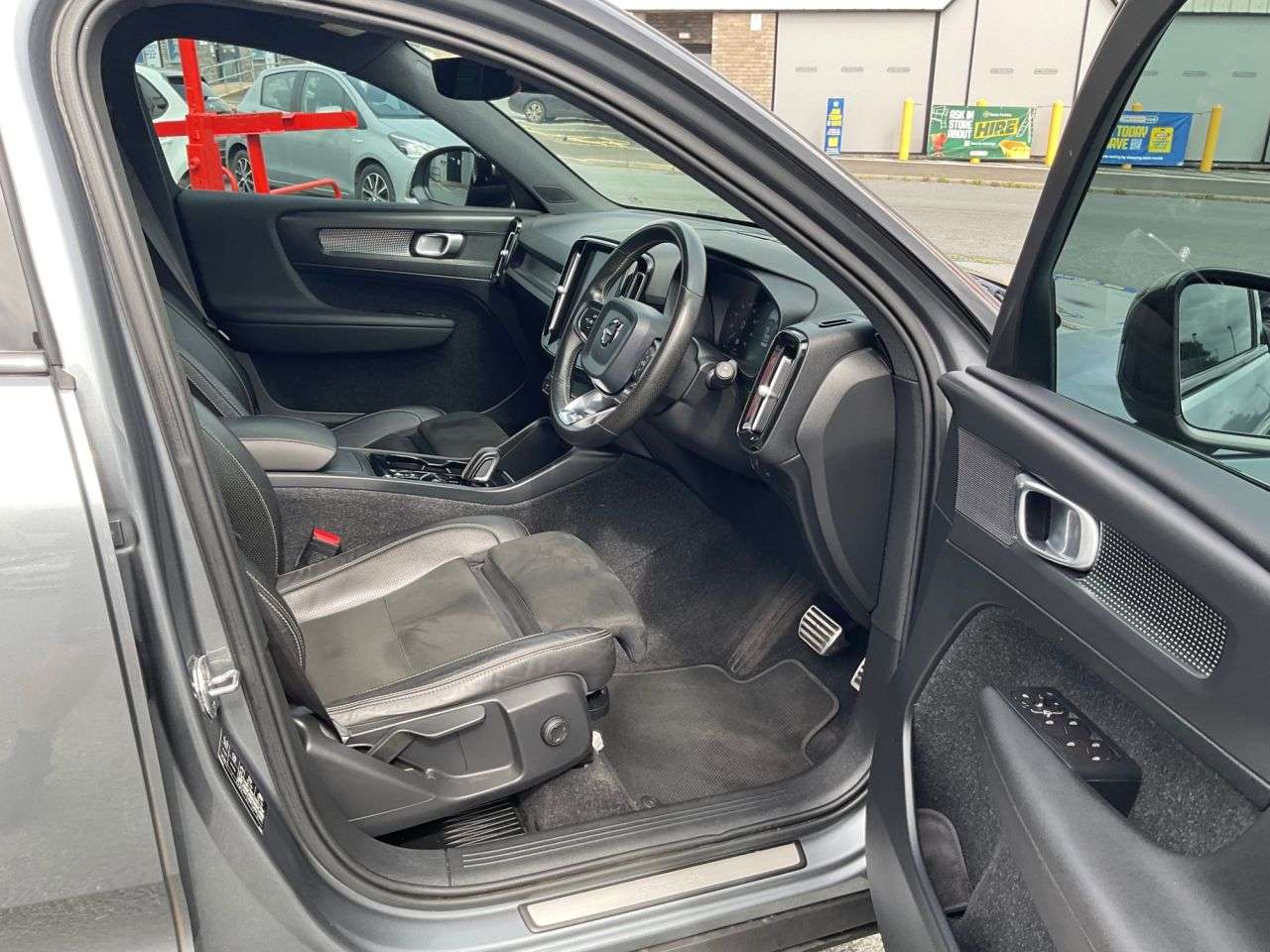 2019 VOLVO XC40 2019 VOLVO XC40