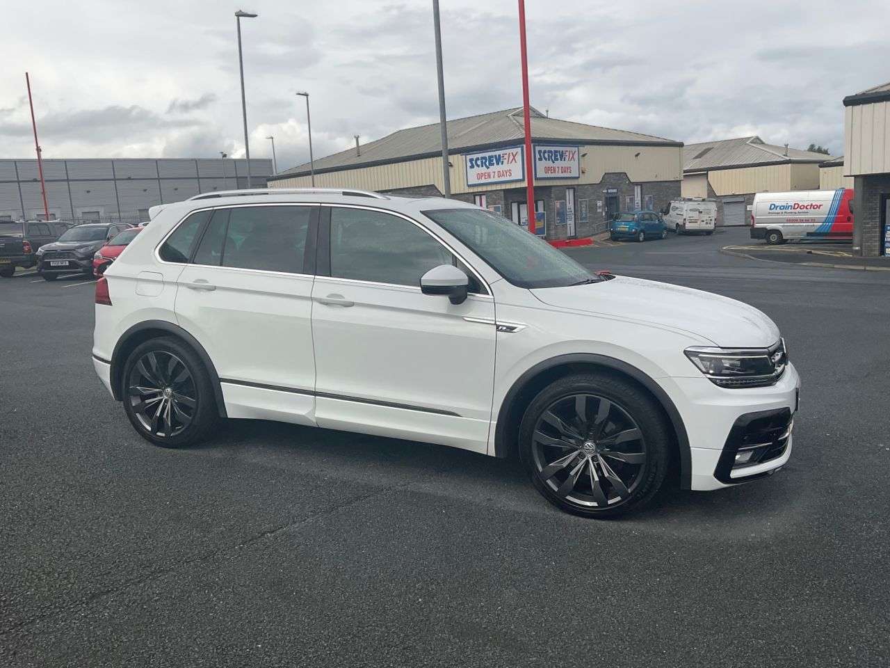 2017 VOLKSWAGEN TIGUAN 2017 VOLKSWAGEN TIGUAN