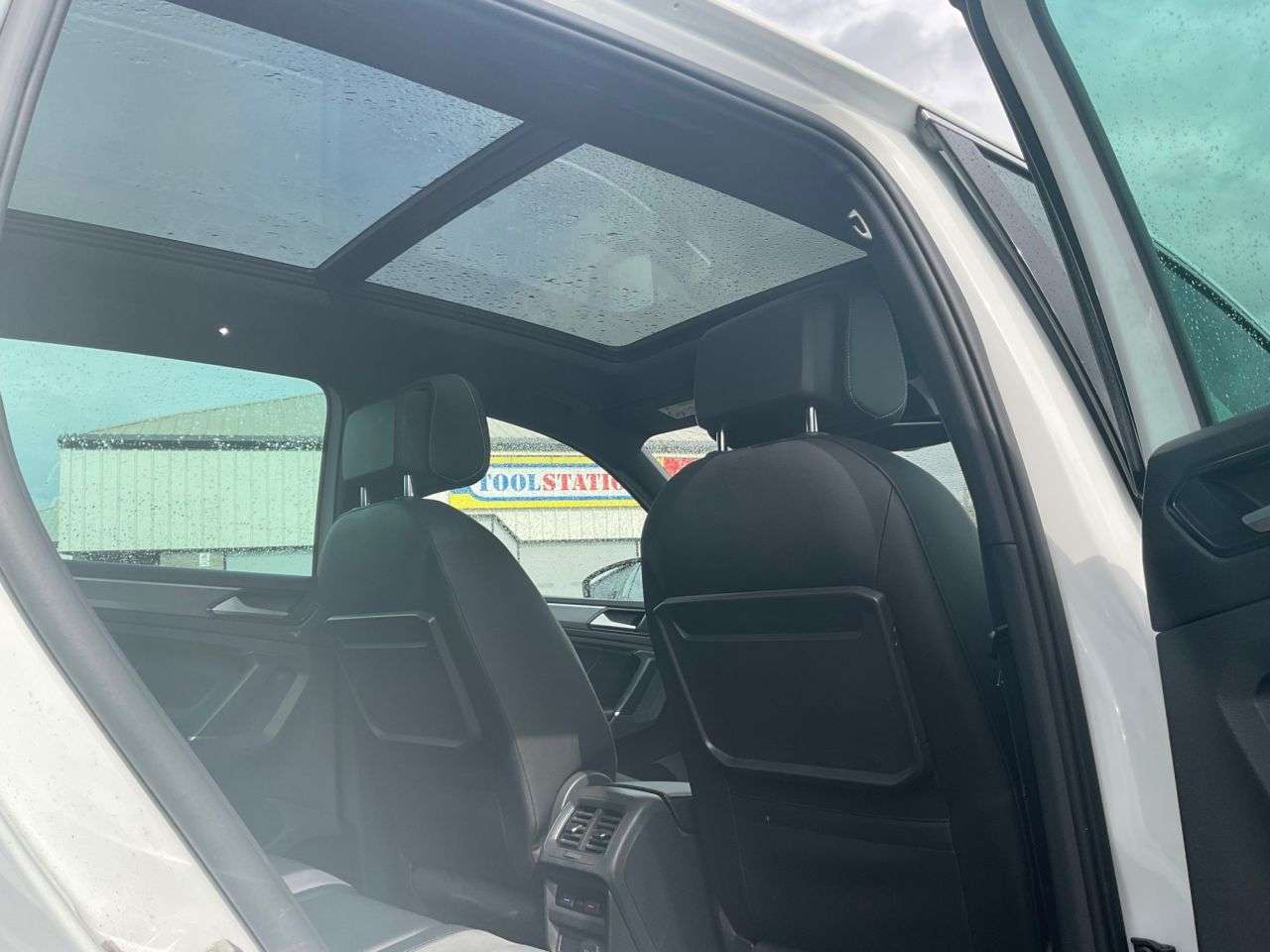 2017 VOLKSWAGEN TIGUAN 2017 VOLKSWAGEN TIGUAN