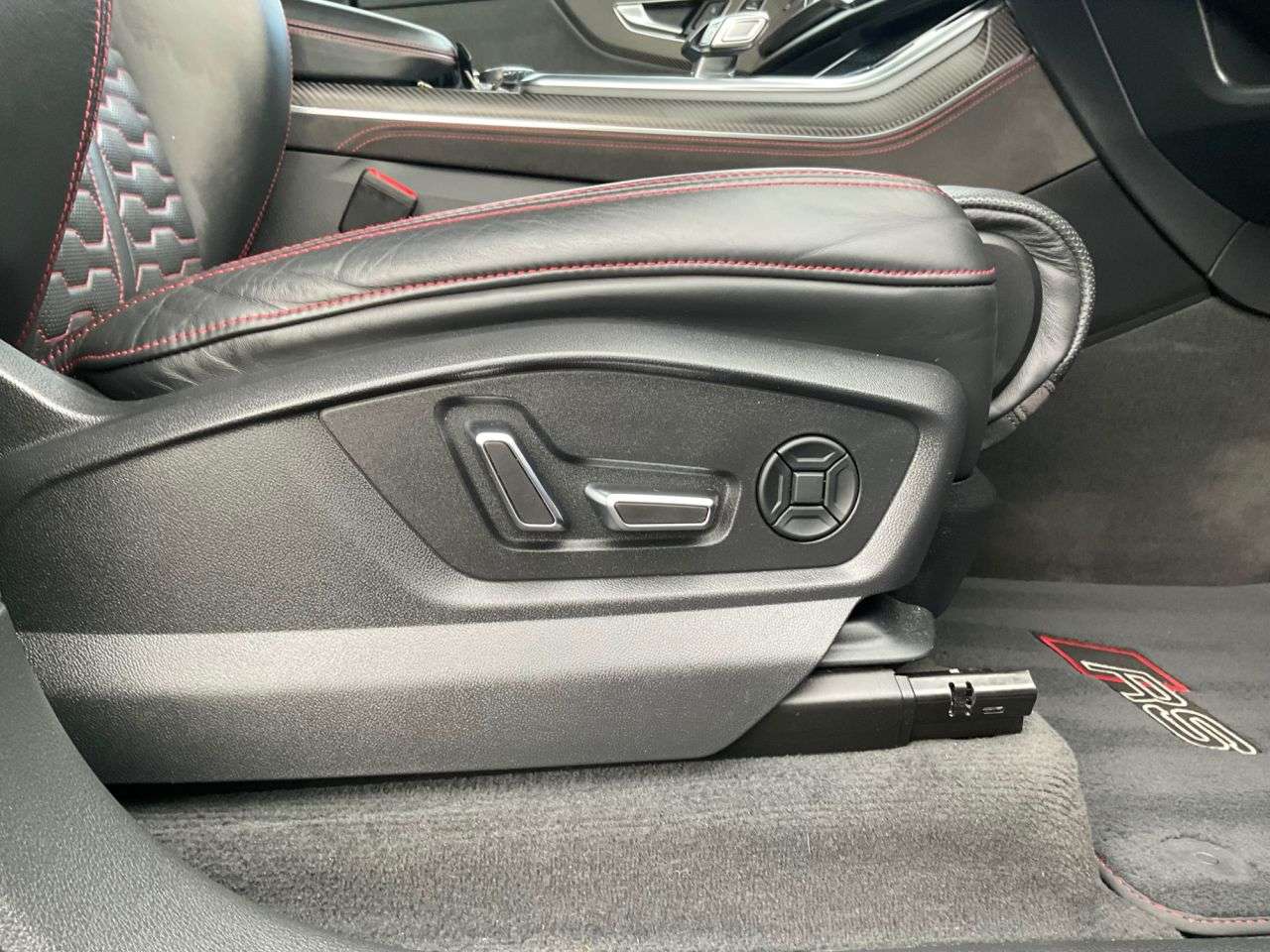 2021 AUDI RSQ8 2021 AUDI RSQ8