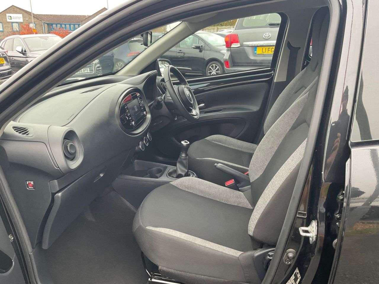 2023 TOYOTA AYGO X 2023 TOYOTA AYGO X