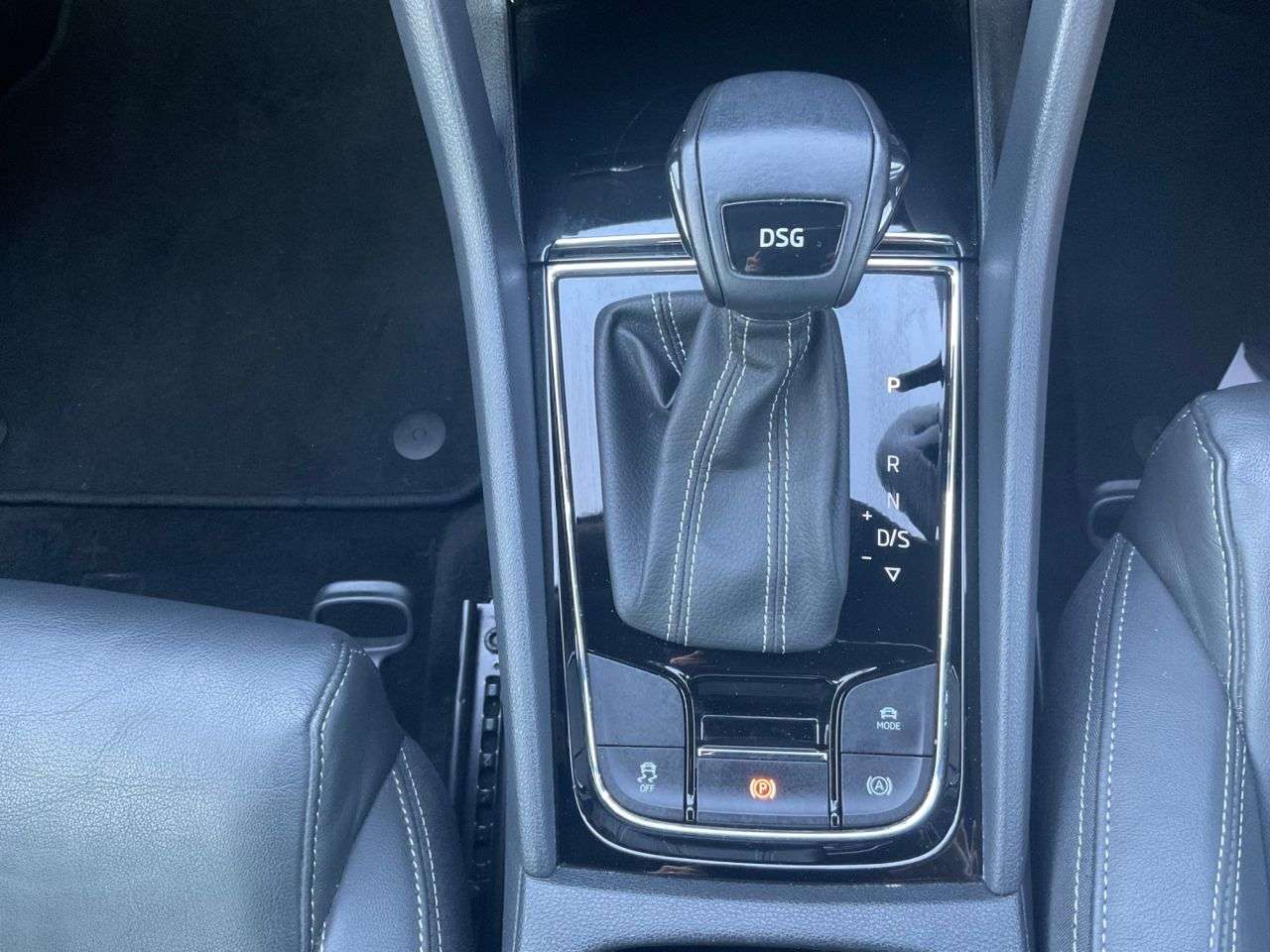 2021 SKODA KAROQ 2021 SKODA KAROQ