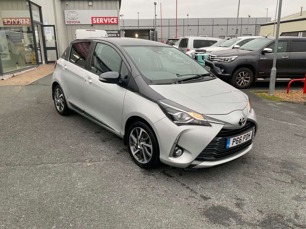 A 2019 TOYOTA YARIS 1.5 VVT-i Y20 Hatchback 5dr Petrol Manual Euro 6 (111 ps) Nav Camera Cruise A 2019 TOYOTA YARIS 1.5 VVT-i Y20 Hatchback 5dr Petrol Manual Euro 6 (111 ps) Nav Camera Cruise