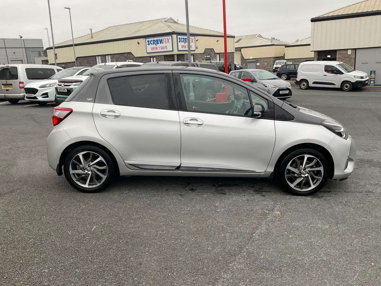 A 2019 TOYOTA YARIS 1.5 VVT-i Y20 Hatchback 5dr Petrol Manual Euro 6 (111 ps) Nav Camera Cruise A 2019 TOYOTA YARIS 1.5 VVT-i Y20 Hatchback 5dr Petrol Manual Euro 6 (111 ps) Nav Camera Cruise