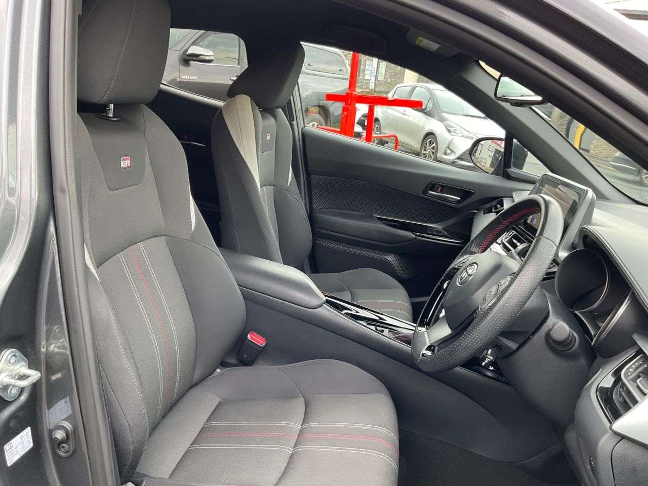 2023 TOYOTA C-HR 2023 TOYOTA C-HR