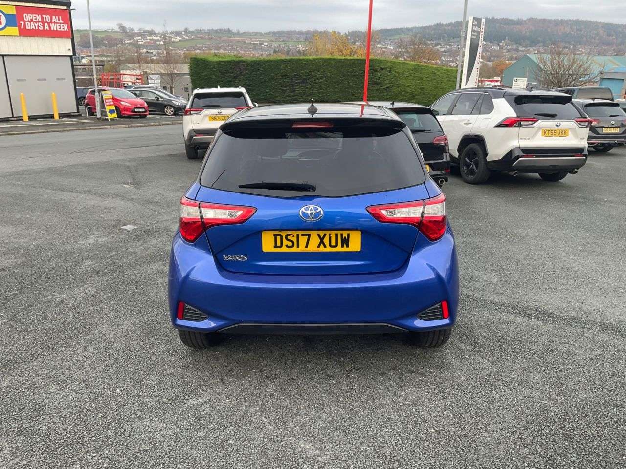 2017 TOYOTA YARIS 2017 TOYOTA YARIS