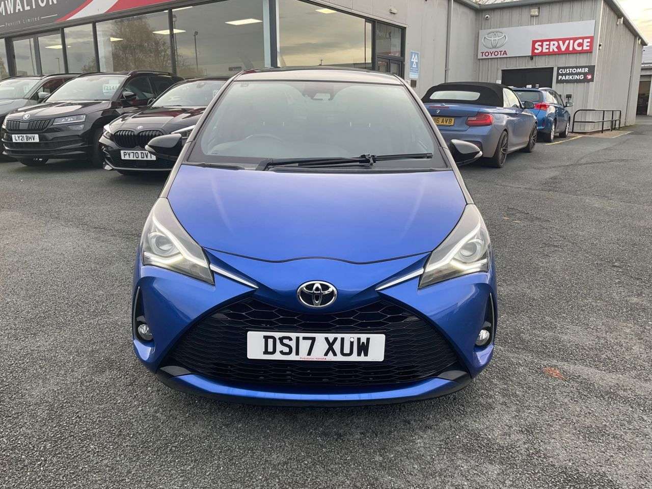 2017 TOYOTA YARIS 2017 TOYOTA YARIS
