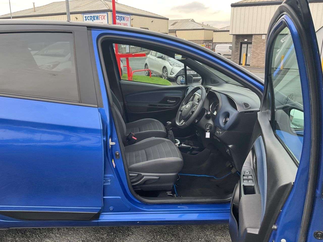 2017 TOYOTA YARIS 2017 TOYOTA YARIS