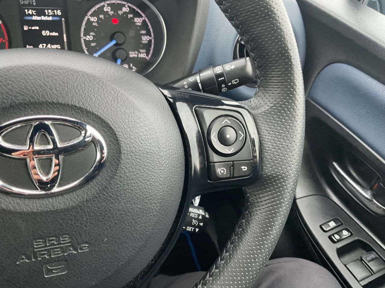 2017 TOYOTA YARIS 2017 TOYOTA YARIS