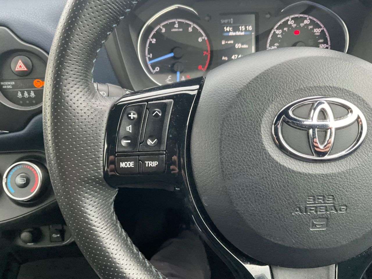 2017 TOYOTA YARIS 2017 TOYOTA YARIS