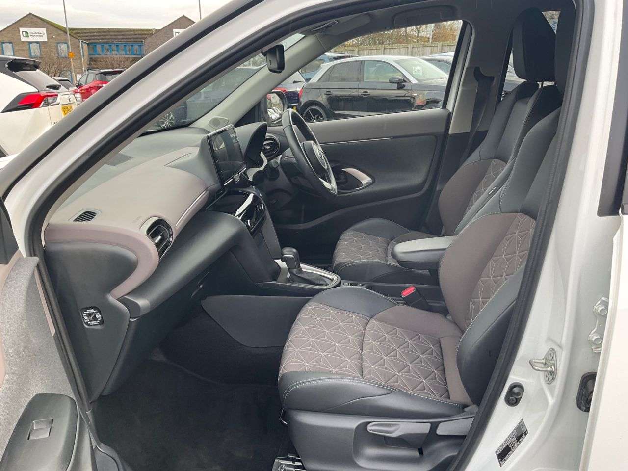 2022 TOYOTA YARIS CROSS 2022 TOYOTA YARIS CROSS