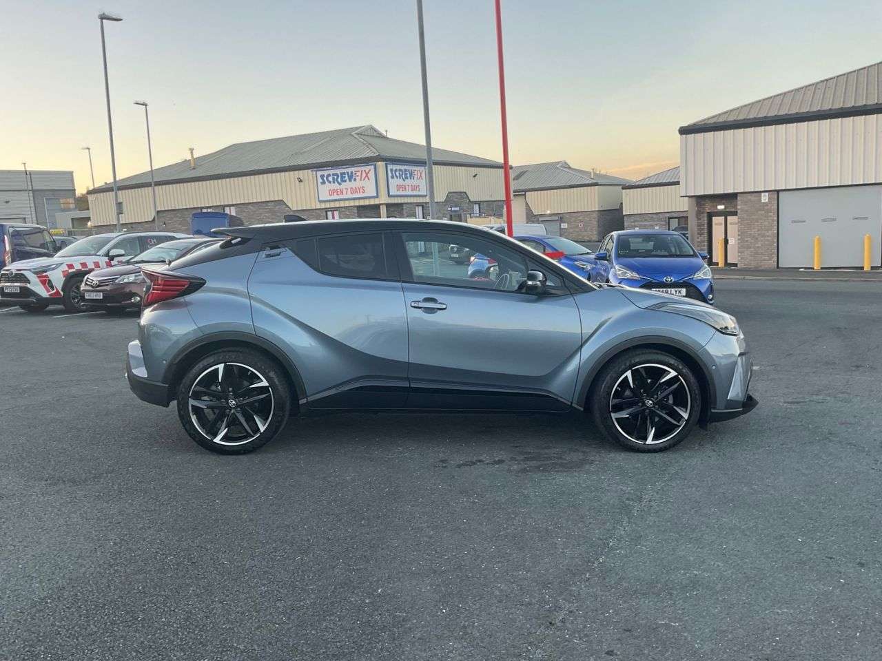 2023 TOYOTA C-HR 2023 TOYOTA C-HR