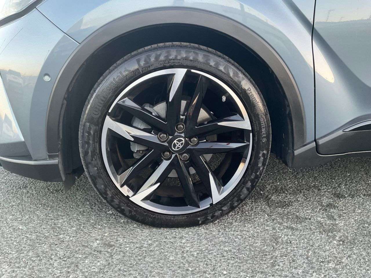 2023 TOYOTA C-HR 2023 TOYOTA C-HR