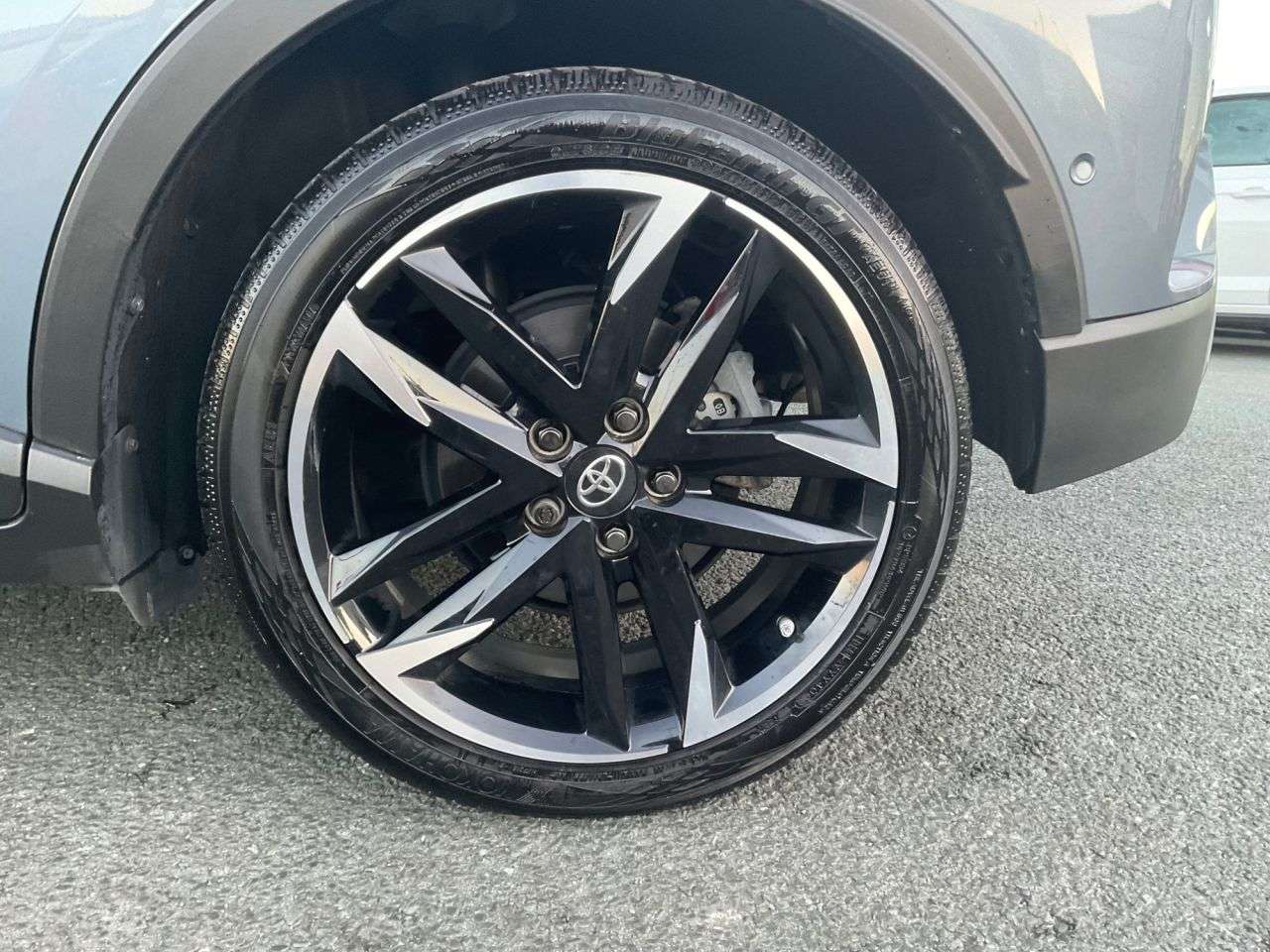 2023 TOYOTA C-HR 2023 TOYOTA C-HR