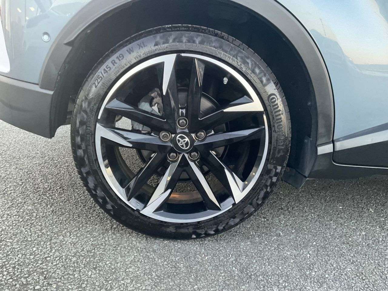 2023 TOYOTA C-HR 2023 TOYOTA C-HR