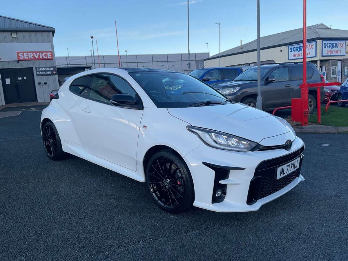 Check out this Toyota Yaris 2021 Petrol Manual