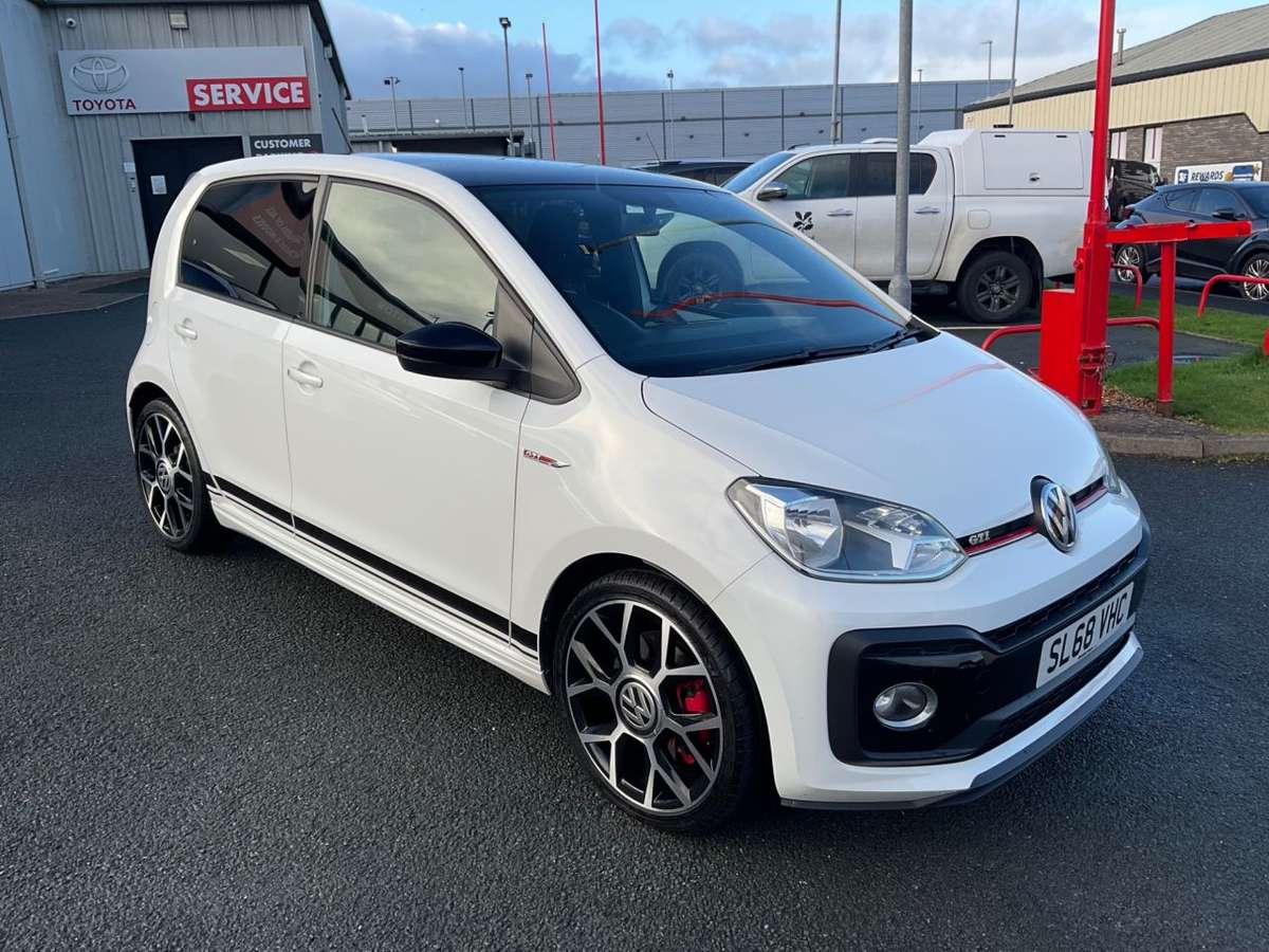 Check out this Volkswagen Up! 2018 Petrol Manual