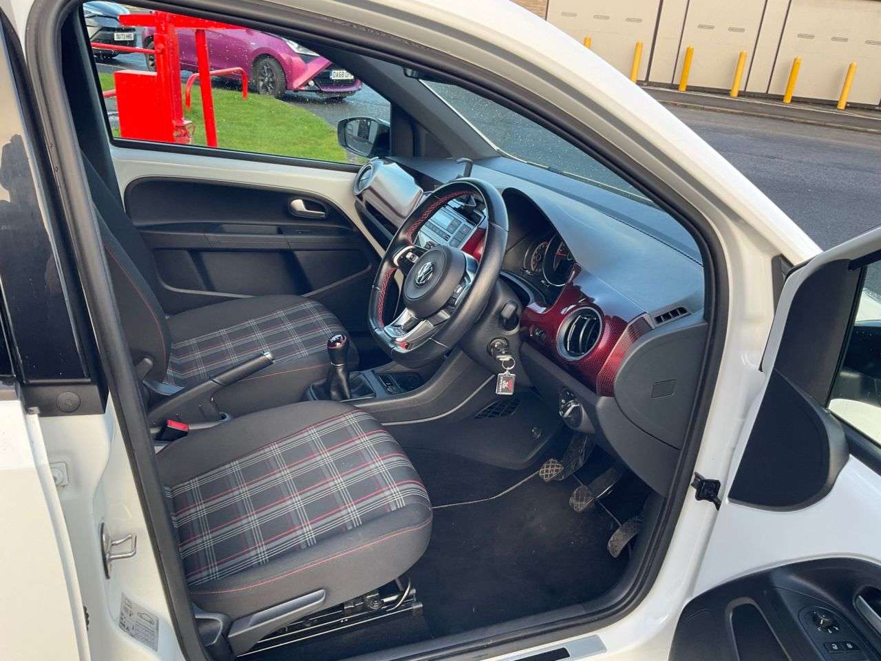 2018 VOLKSWAGEN UP! 2018 VOLKSWAGEN UP!