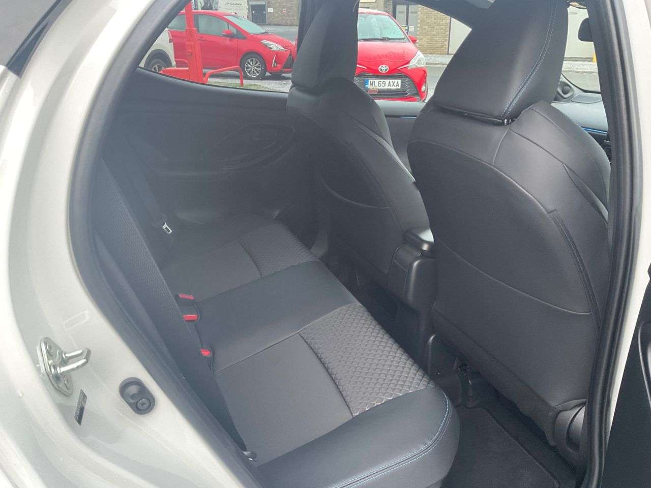 2024 TOYOTA YARIS 2024 TOYOTA YARIS